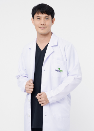 ทพ. สุรวุฒิ อัตชู - smile and co dental clinic