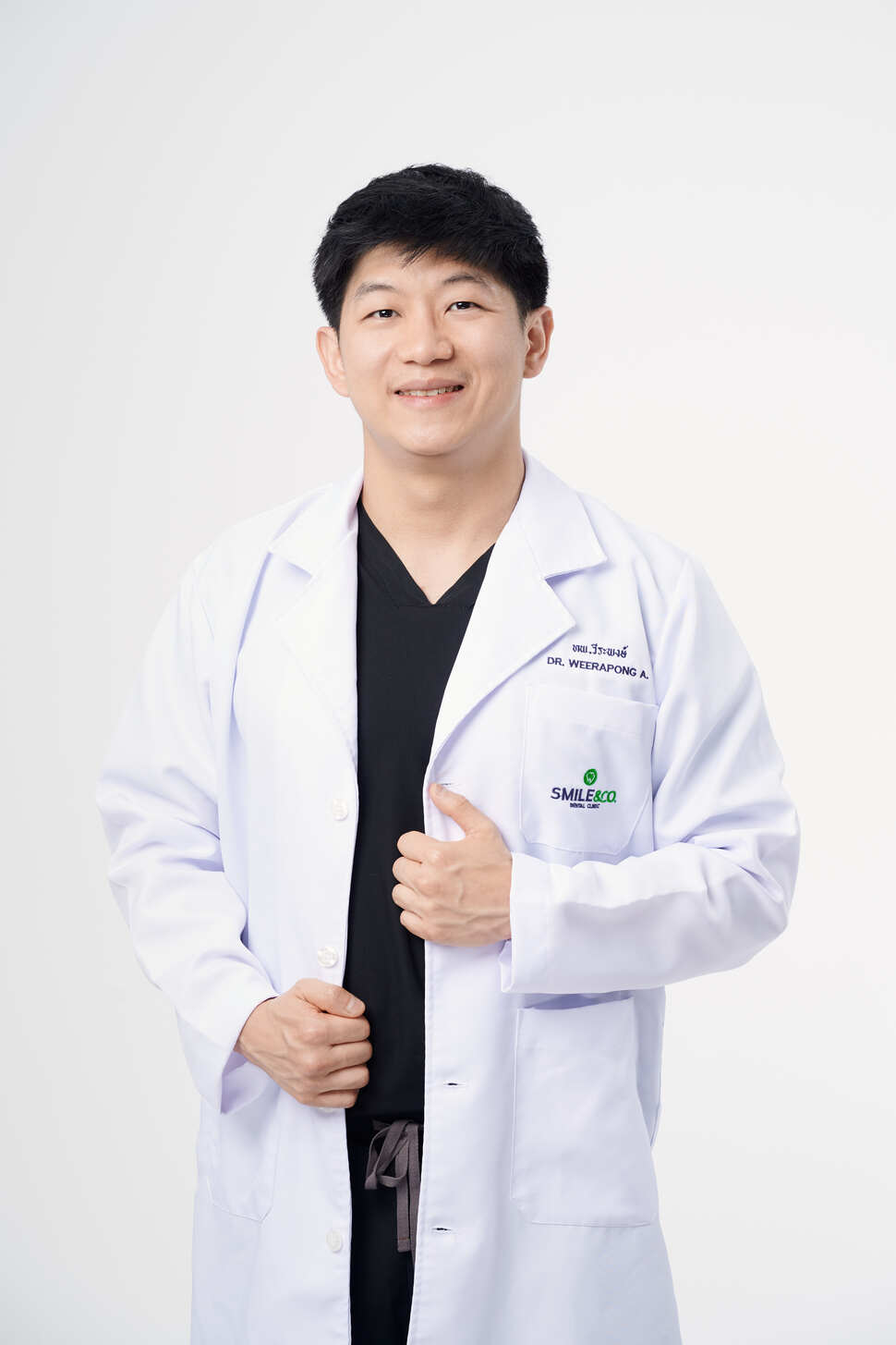 dr-weerapong-anusornsit-smile-and-co-dental-clinic