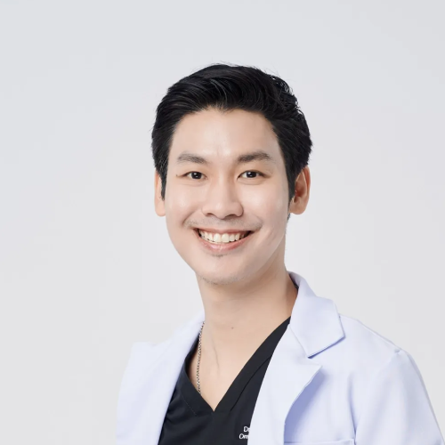 ทพ. ธนพล อริยะนันทกะ smile and co dental clinic