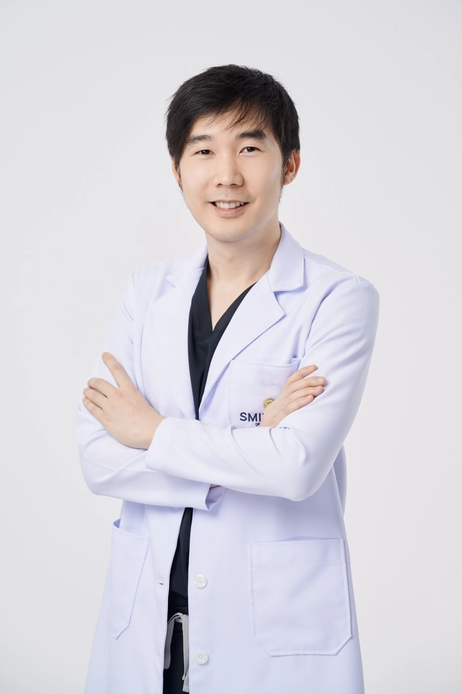 ทพ. ภาณุพงศ์ ธรรมพิบูล smile and co dental clinic