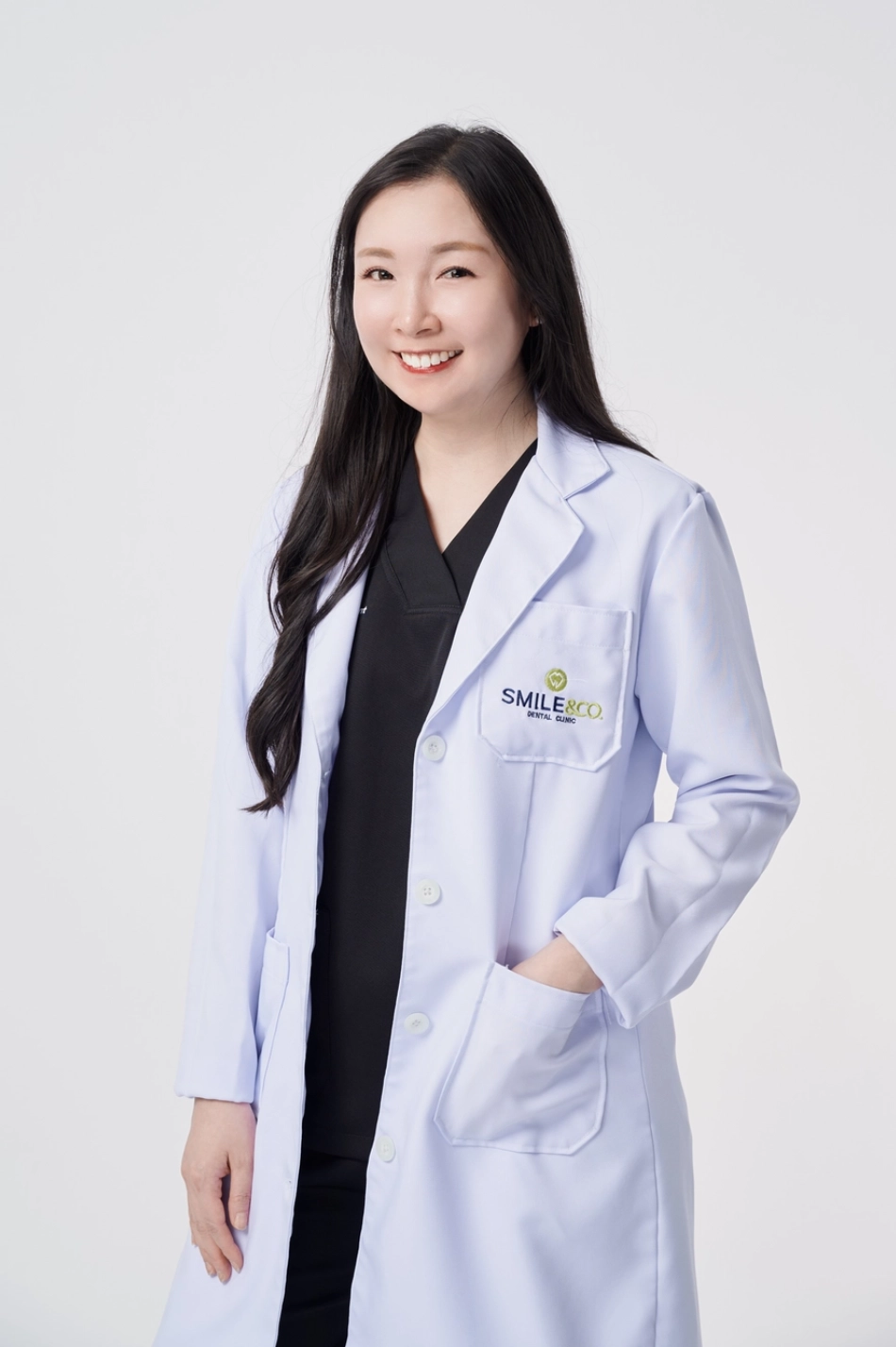ทพญ. ภาวิตา วานิชหานนท์ smile and co dental clinic
