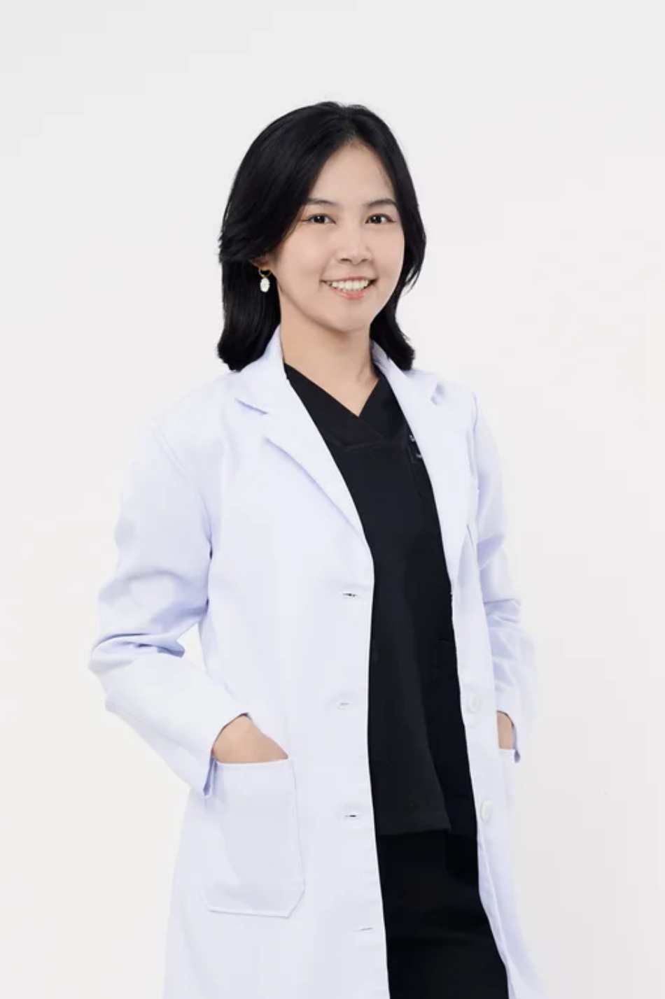 ทพญ. ดวงทิพย์ ตันวิเชียร smile and co dental clinic